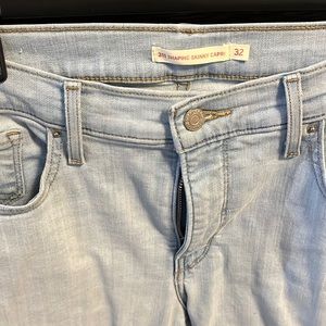 Levi 311 shaping skinny capri size 32